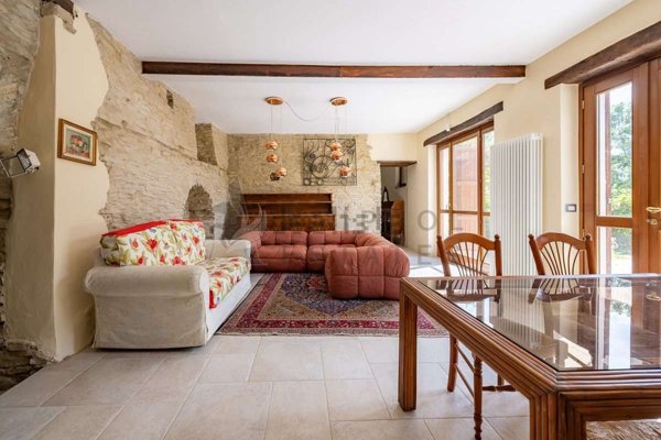 casa indipendente in vendita a Sinio