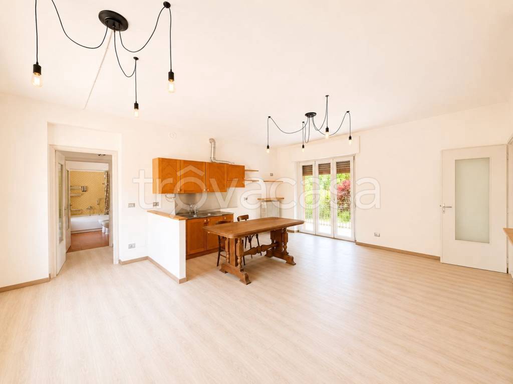 casa indipendente in vendita a Sinio