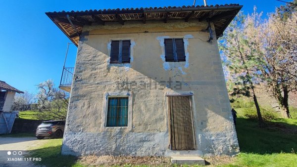casale in vendita a Sinio