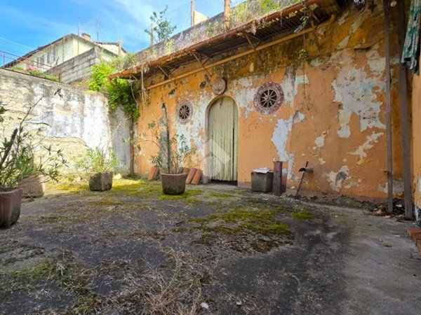 locale di sgombero in vendita a Somano