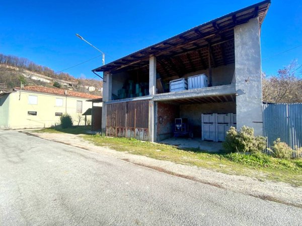 casa indipendente in vendita a Somano