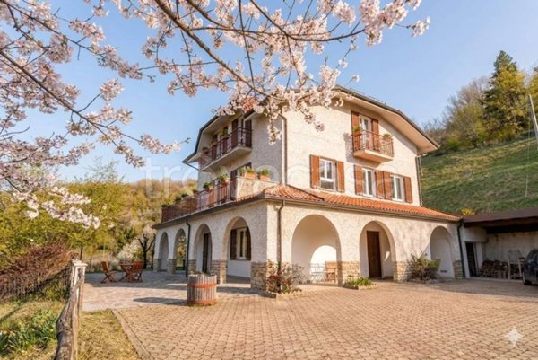 casa indipendente in vendita a Somano