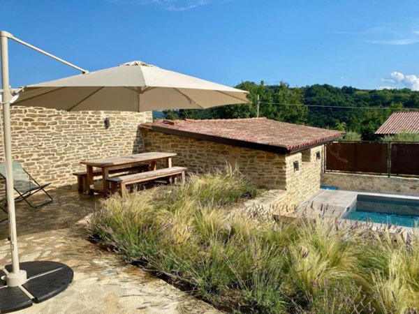 casa indipendente in vendita a Somano
