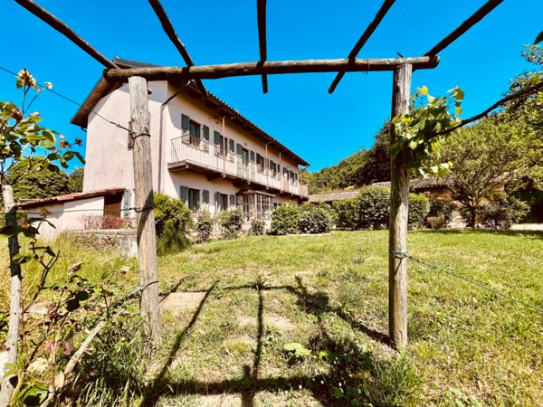 casa indipendente in vendita a Somano in zona Sant'Antonio