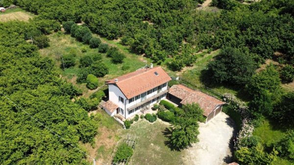 casa indipendente in vendita a Somano in zona Sant'Antonio