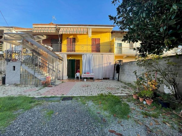 casa indipendente in vendita a Sommariva del Bosco in zona Ricchiardo