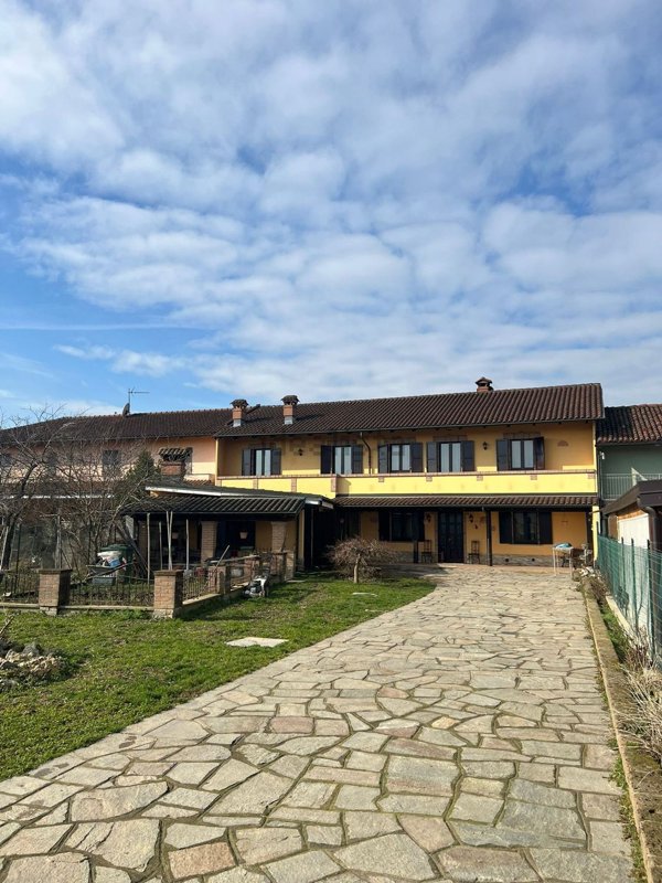 casa indipendente in vendita a Sommariva del Bosco in zona Tavelle