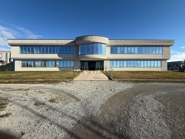 capannone in vendita a Sommariva del Bosco