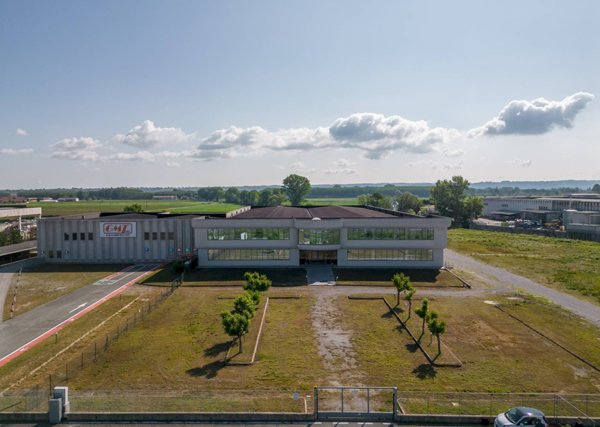 capannone in vendita a Sommariva del Bosco in zona Maniga