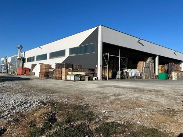 locale commerciale in vendita a Sommariva del Bosco