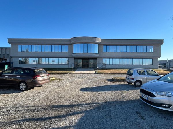 capannone in vendita a Sommariva del Bosco