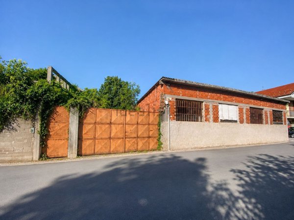 locale di sgombero in vendita a Sommariva del Bosco