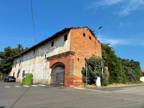 casale in vendita a Sommariva del Bosco