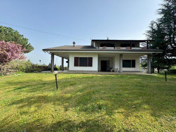 casa indipendente in vendita a Sommariva Perno in zona Villa