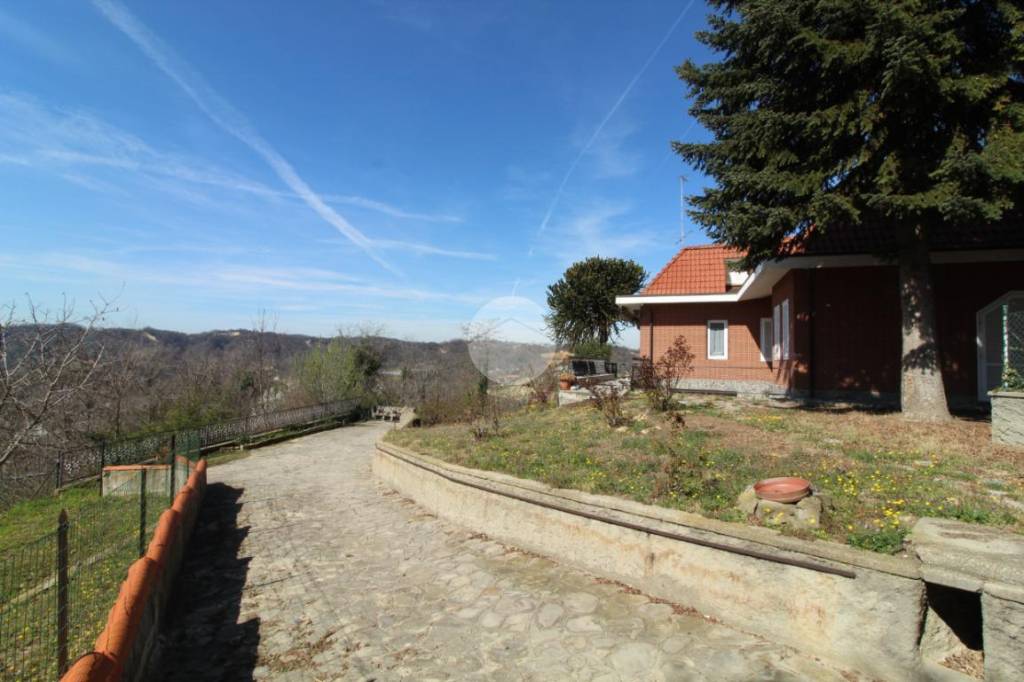 casa indipendente in vendita a Sommariva Perno in zona Villa