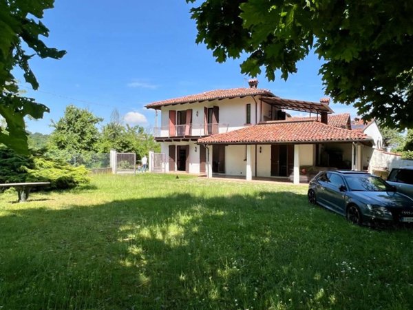 casa indipendente in vendita a Sommariva Perno in zona Villa