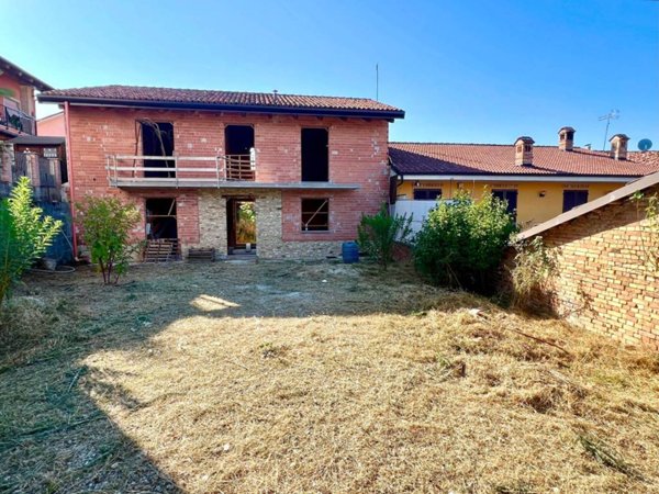 casa indipendente in vendita a Sommariva Perno in zona Villa