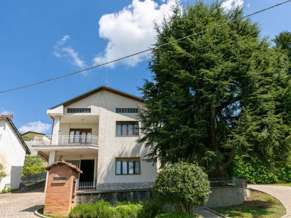 casa indipendente in vendita a Sommariva Perno in zona Villa