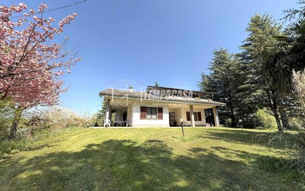 casa indipendente in vendita a Sommariva Perno in zona Villa