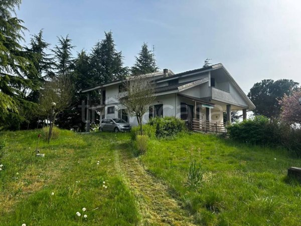 casa indipendente in vendita a Sommariva Perno in zona Villa