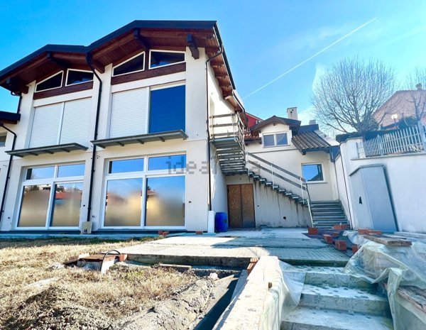 casa indipendente in vendita a Sommariva Perno in zona Villa