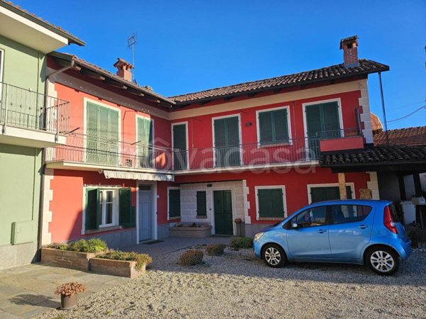 casa indipendente in vendita a Sommariva Perno in zona Villa