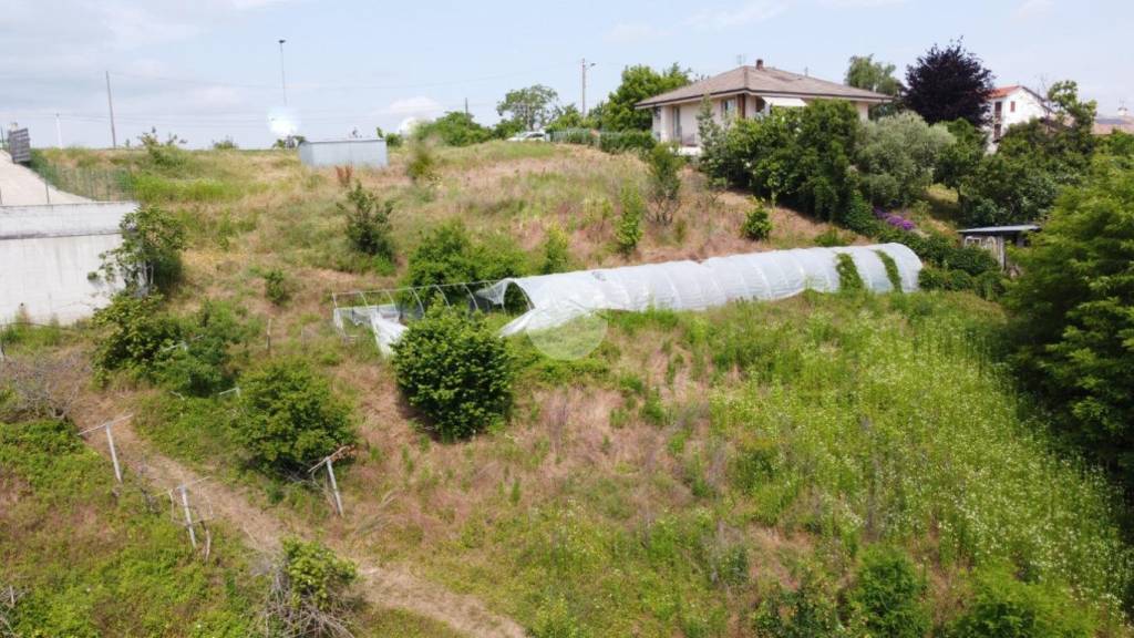 terreno in vendita a Sommariva Perno in zona Villa