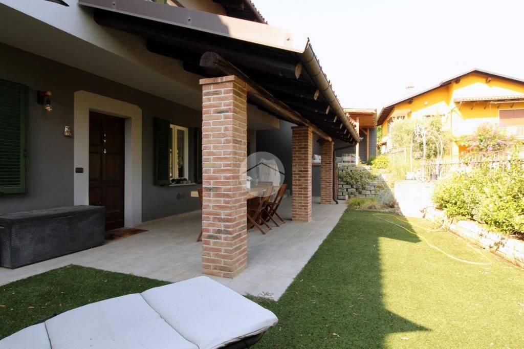 casa indipendente in vendita a Sommariva Perno in zona Villa