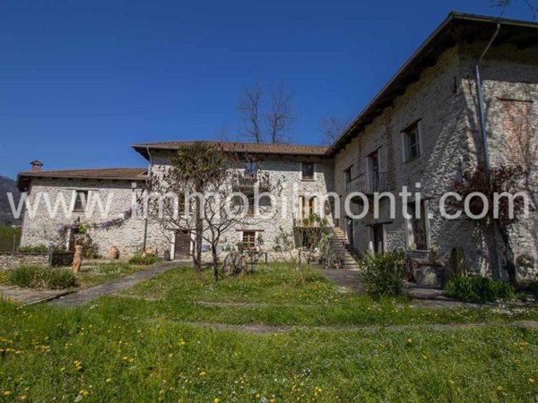 casale in vendita a Torre Bormida