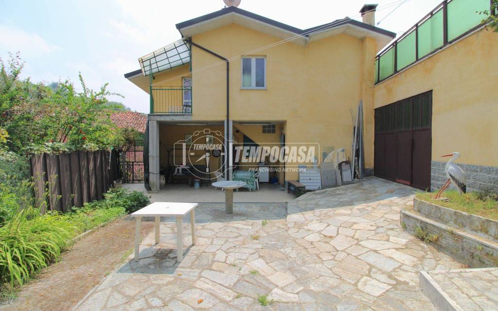 casa indipendente in vendita a Torre Mondovì in zona Roatta
