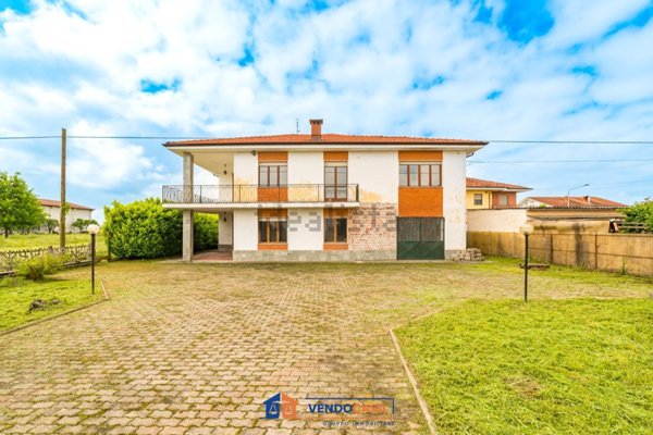 casa indipendente in vendita a Torre San Giorgio