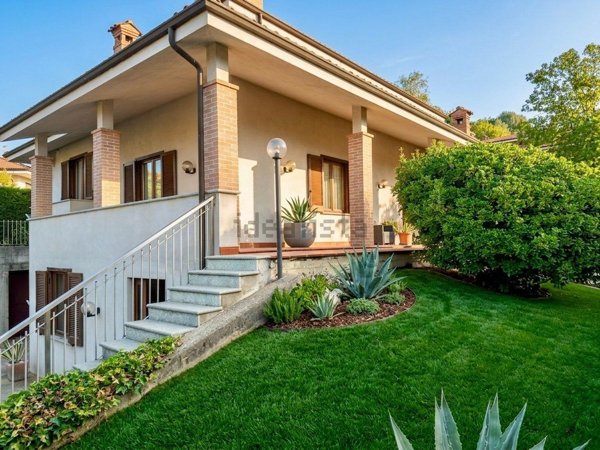 casa indipendente in vendita a Treiso