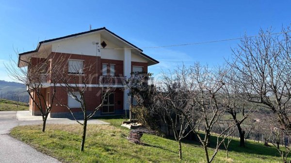 casa indipendente in vendita a Trezzo Tinella
