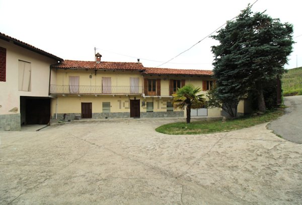 casa indipendente in vendita a Trezzo Tinella