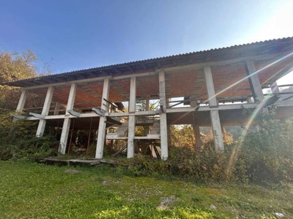 casa indipendente in vendita a Trezzo Tinella