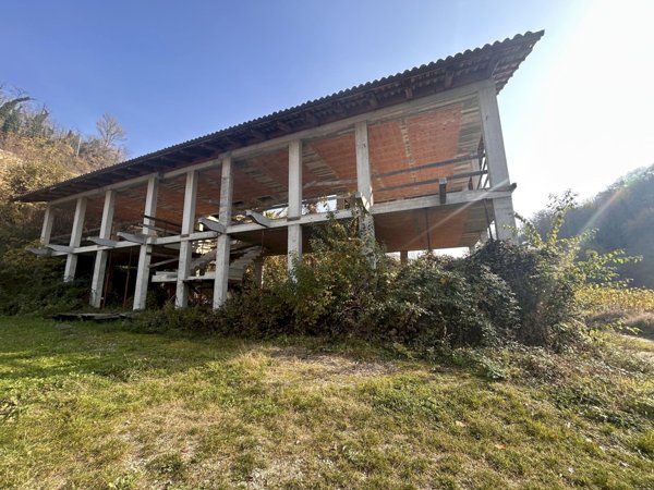 casa indipendente in vendita a Trezzo Tinella