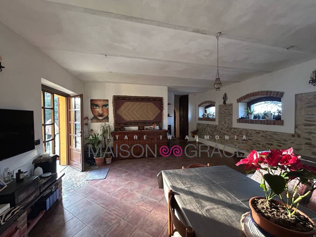 casa indipendente in vendita a Trezzo Tinella