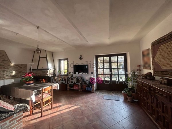 esavano in vendita a Trezzo Tinella