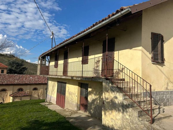 casa indipendente in vendita a Trezzo Tinella