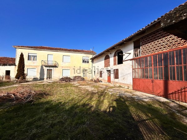 casa indipendente in vendita a Trezzo Tinella