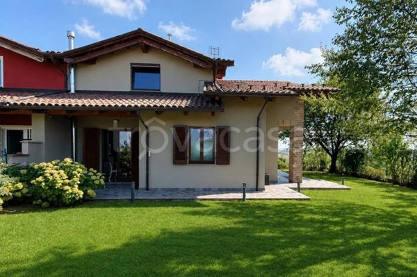 casa indipendente in vendita a Trezzo Tinella