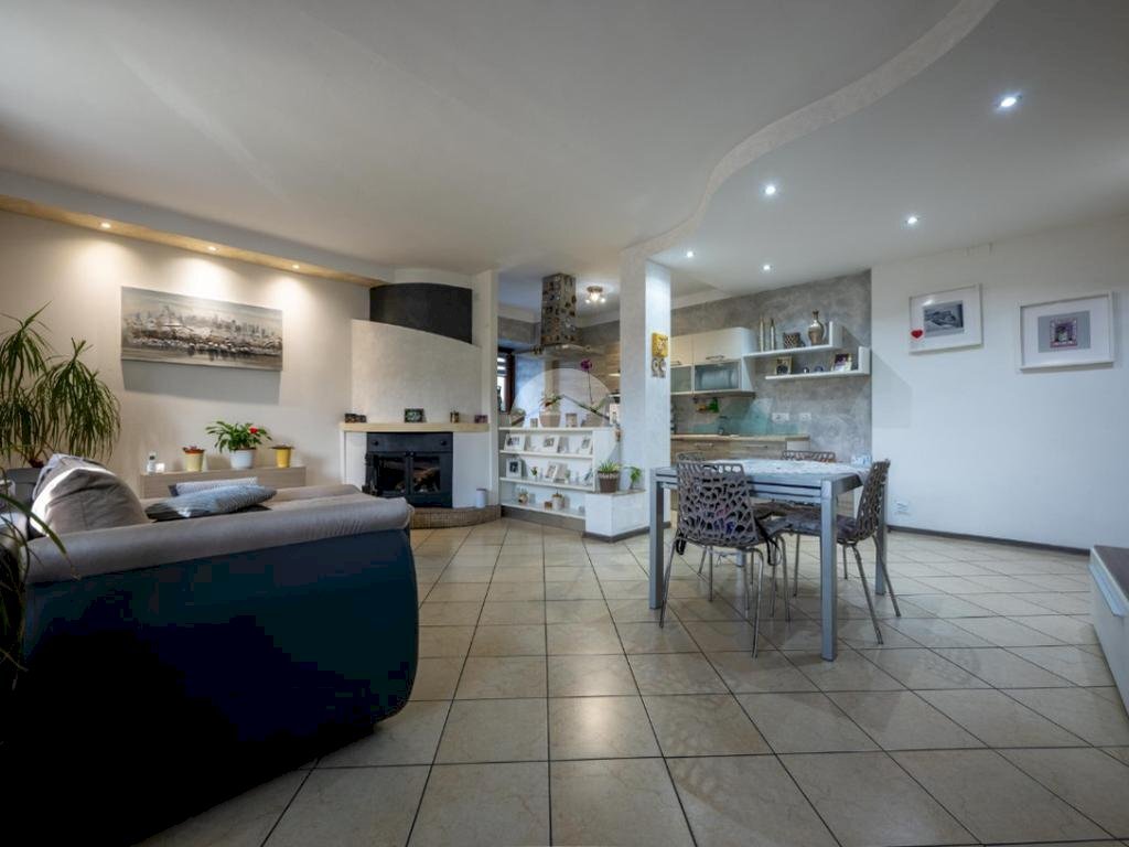 casa indipendente in vendita a Trinità