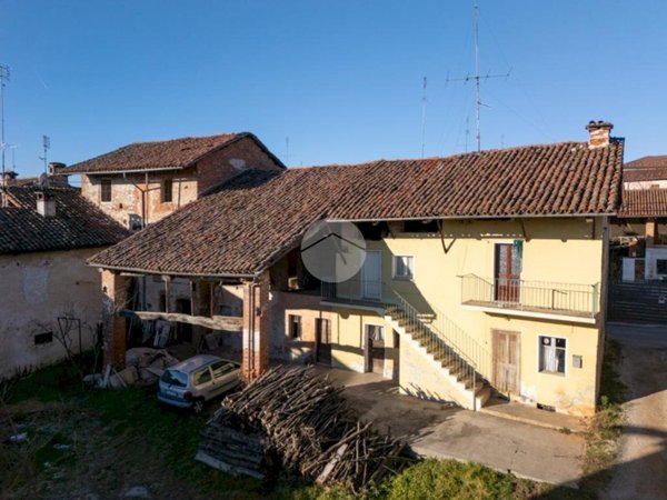 trivano in vendita a Trinità