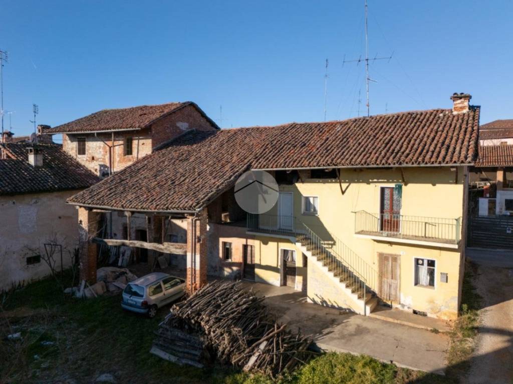 trivano in vendita a Trinità
