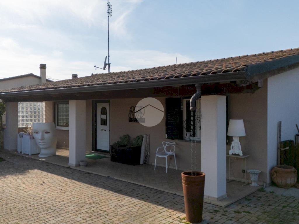 casa semindipendente in vendita a Trinità