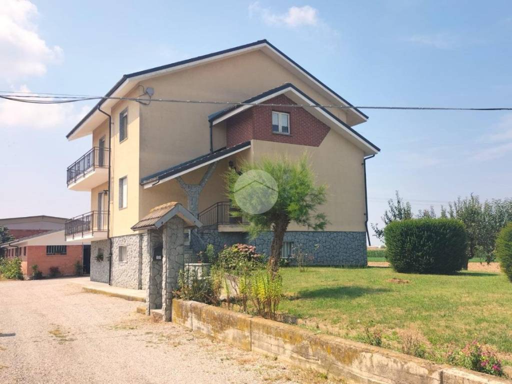 casa indipendente in vendita a Trinità