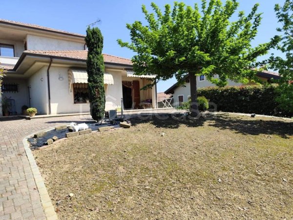 casa indipendente in vendita a Trinità