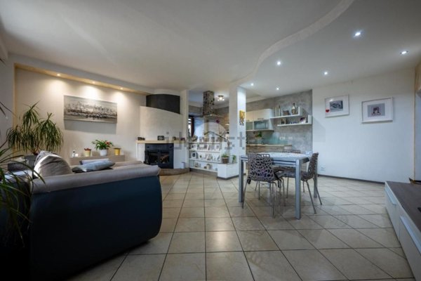 casa indipendente in vendita a Trinità