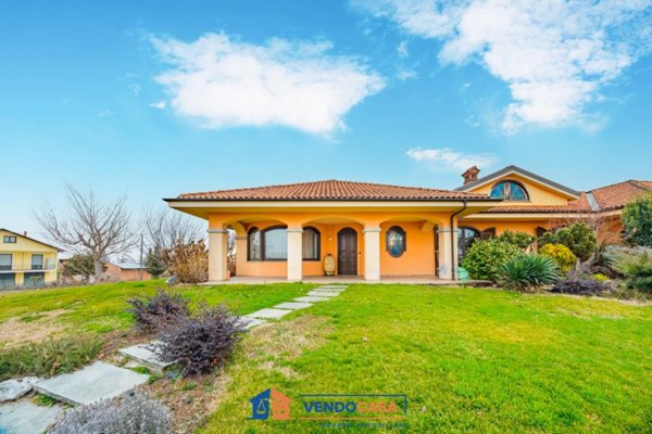 casa indipendente in vendita a Trinità