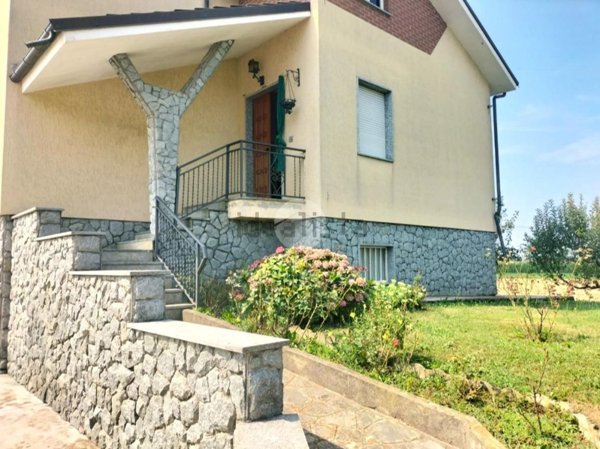 casa indipendente in vendita a Trinità